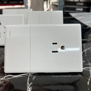 INTERRUPTOR + TOMA LINEA DIAMANTE BLANCO