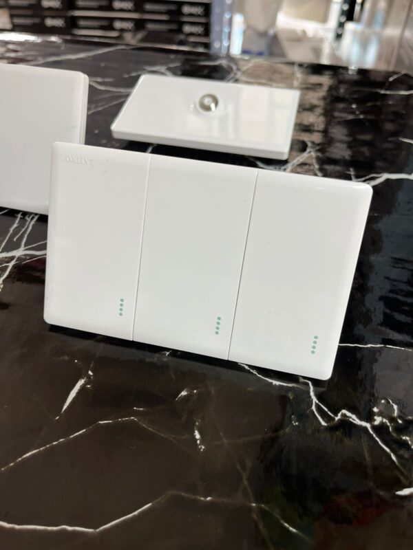 INTERRUPTOR TRIPLE LINEA DIAMANTE BLANCO